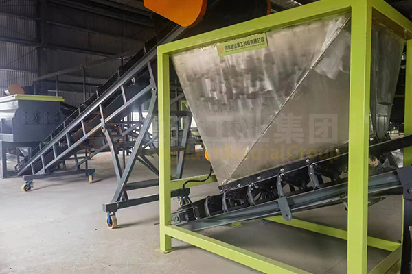 有機(jī)肥緩存料倉(cāng)