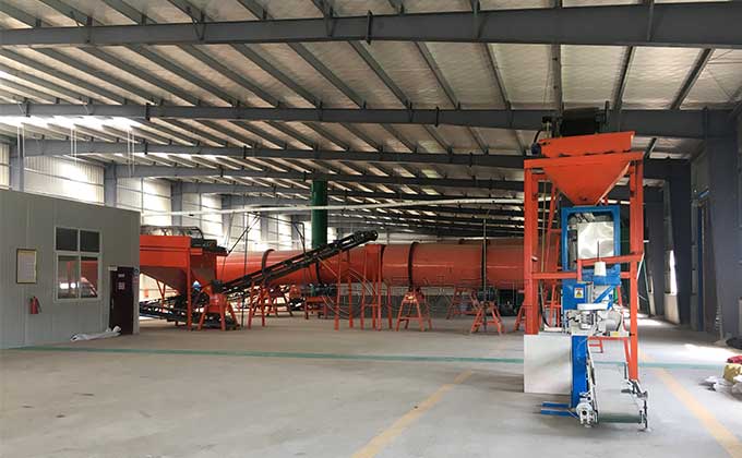 年產(chǎn)1萬噸全套豬糞有機(jī)肥造粒機(jī)生產(chǎn)線廠家報(bào)價(jià)