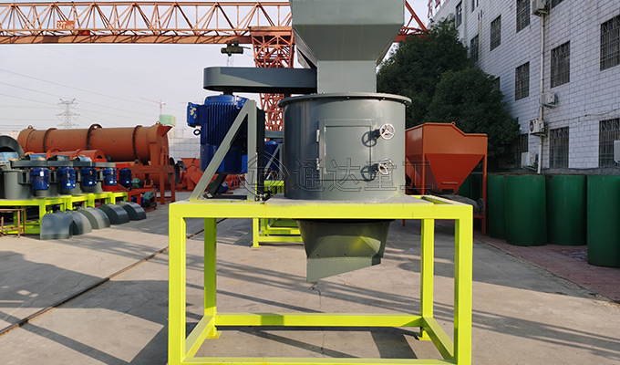 微生物有機肥發酵粉碎機