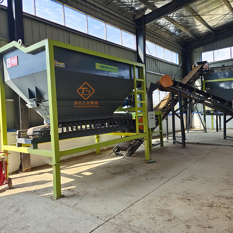 豬牛羊糞有機(jī)肥料生產(chǎn)線(xiàn)設(shè)備工藝流程、價(jià)格與供應(yīng)商